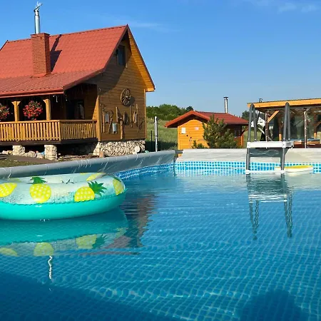 Luxdomki Krasnobrod Exterior photo